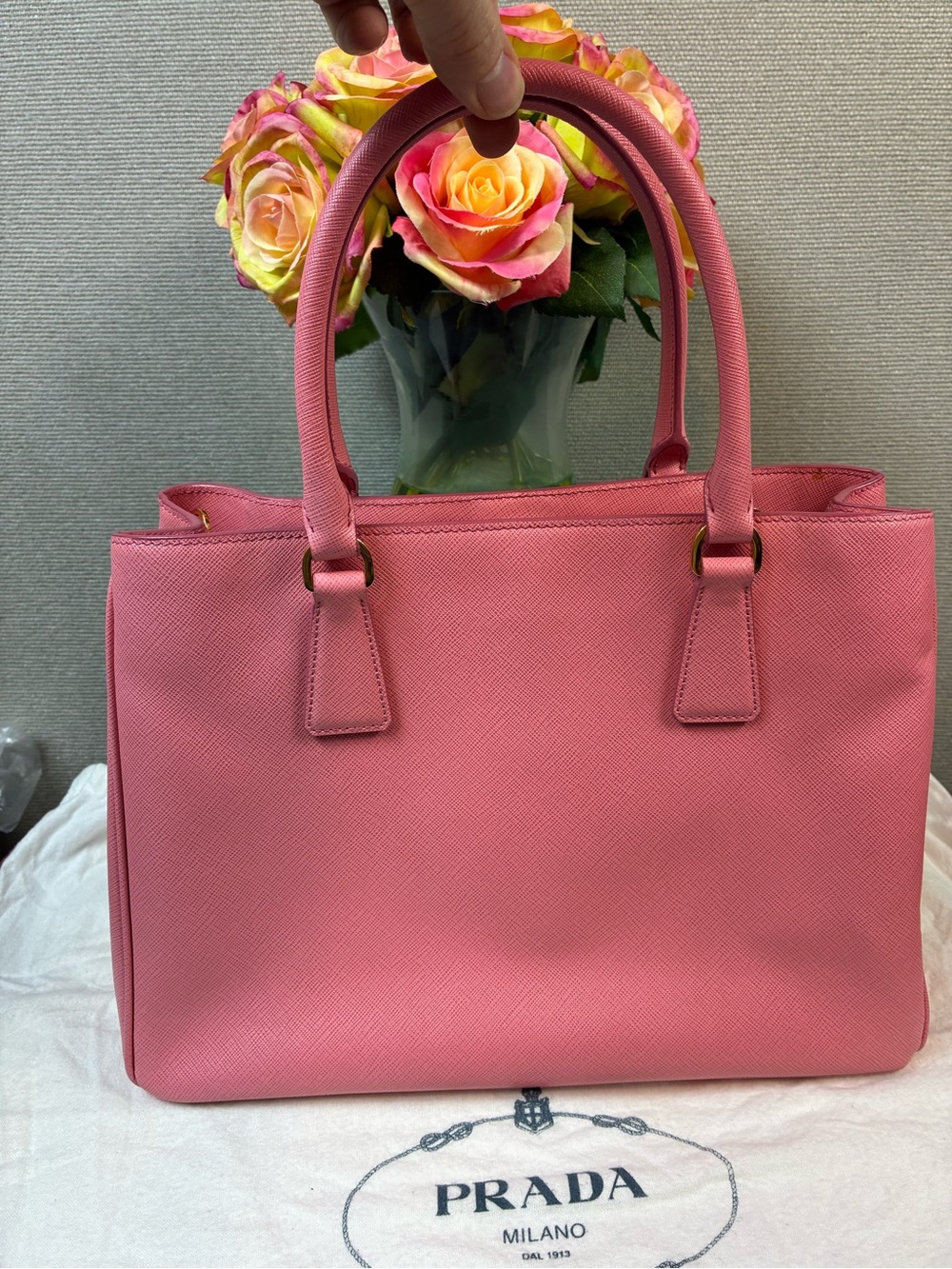 Prada Light Pink Saffiano Leather Galleria Tote - Pristine Pre-Loved Condition - Picture 7 of 15